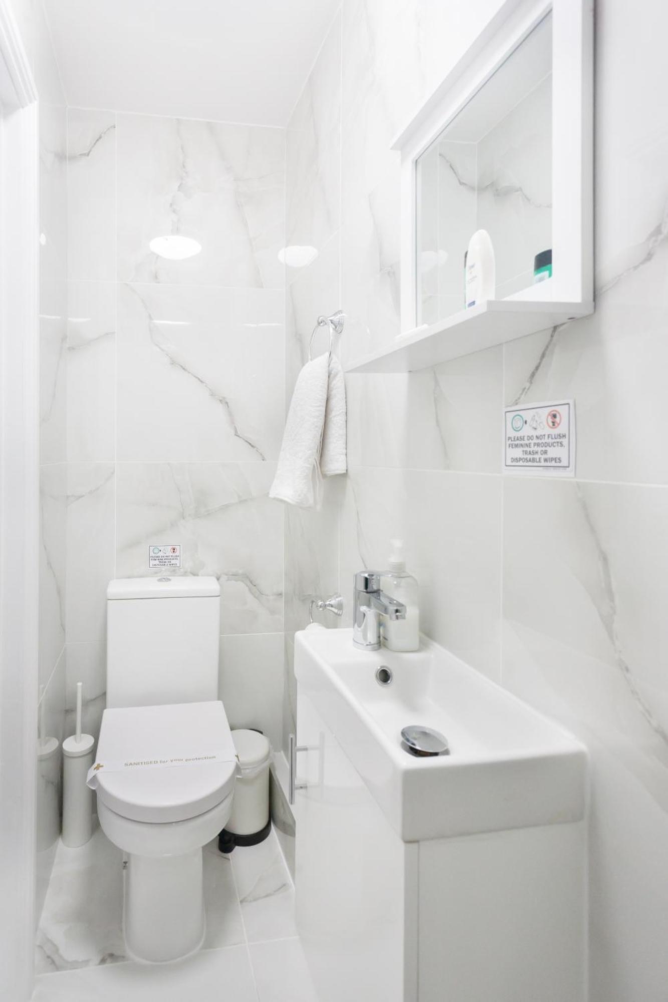 Pensiune Studio9 - Next To Emirates Stadium - Budget With Shared Bathroom