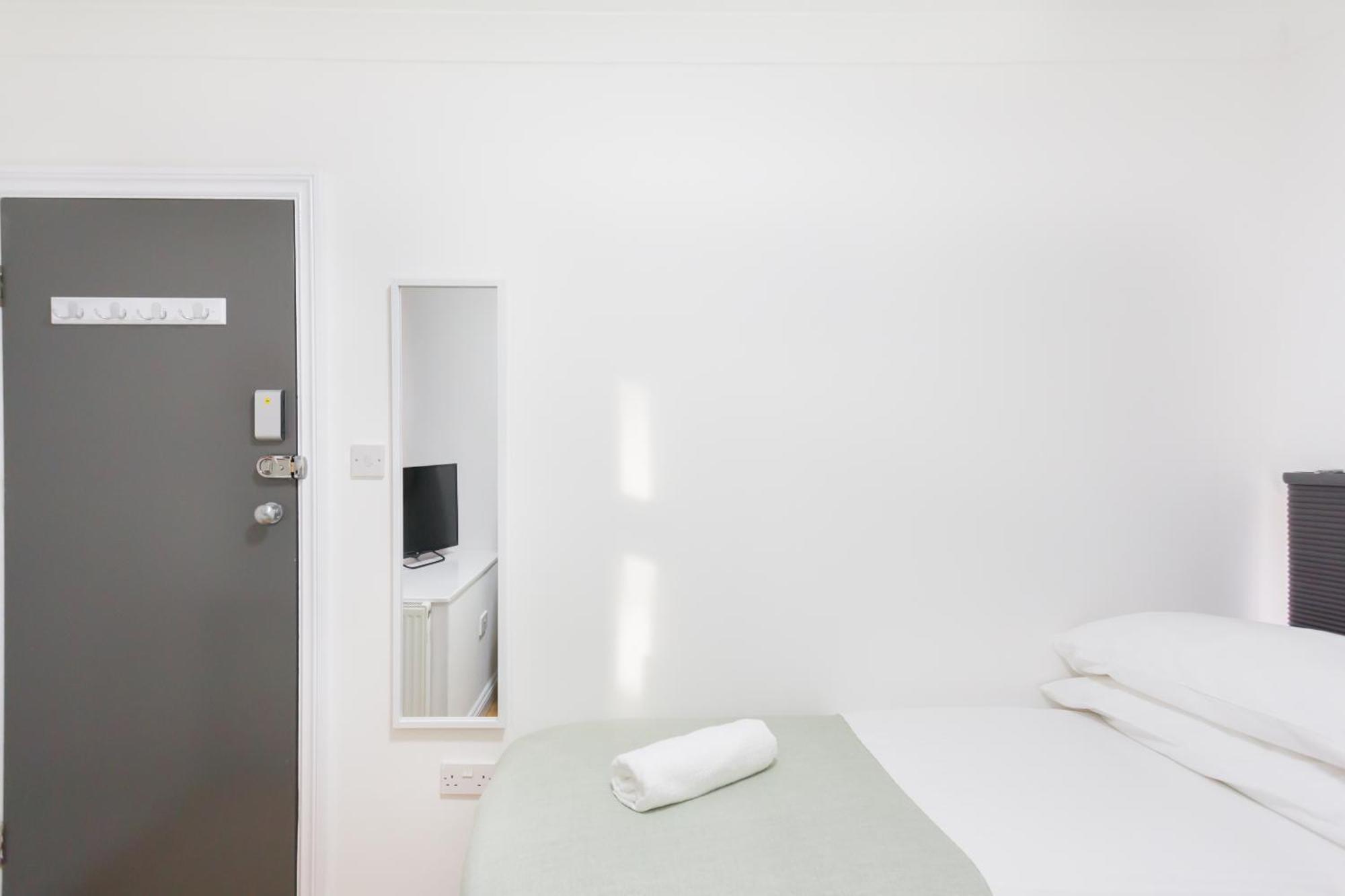 Studio9 - Next To Emirates Stadium - Budget With Shared Bathroom Pensiune