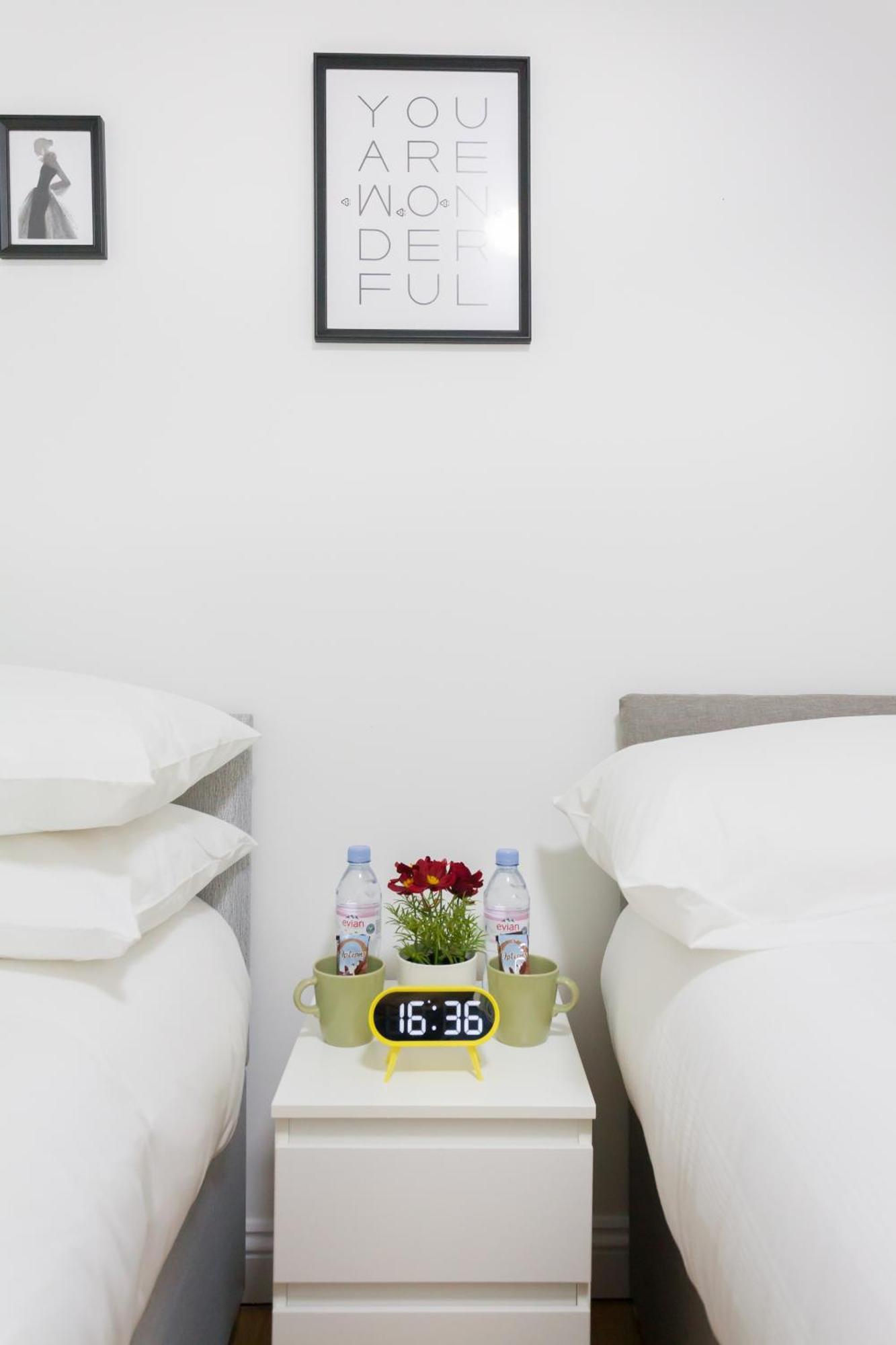 Pensiune Studio9 - Next To Emirates Stadium - Budget With Shared Bathroom *