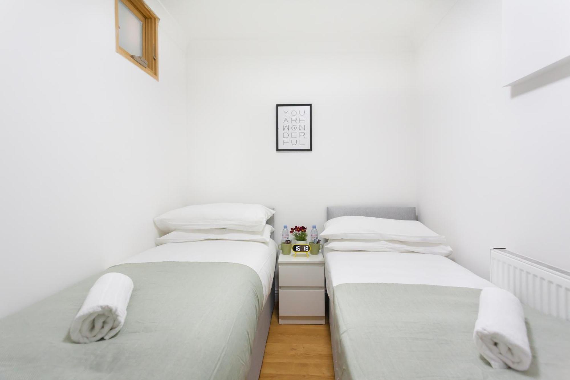 Pensiune Studio9 - Next To Emirates Stadium - Budget With Shared Bathroom Londra