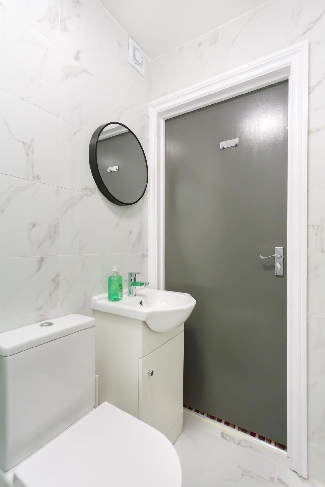Affittacamere Studio9 - Next To Emirates Stadium - Budget With Shared Bathroom Londra