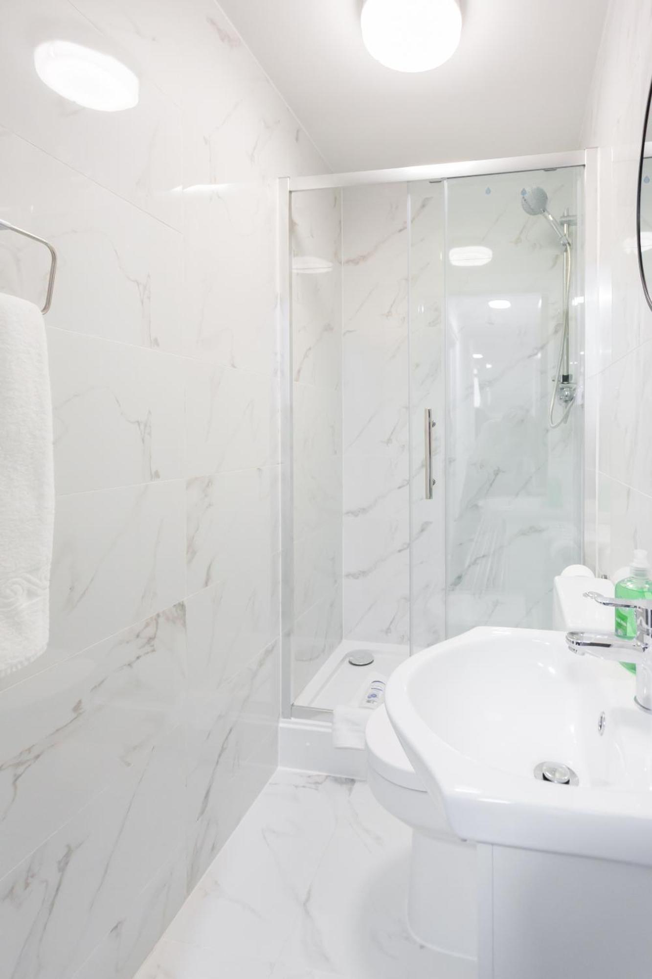 Studio9 - Next To Emirates Stadium - Budget With Shared Bathroom Pensiune *