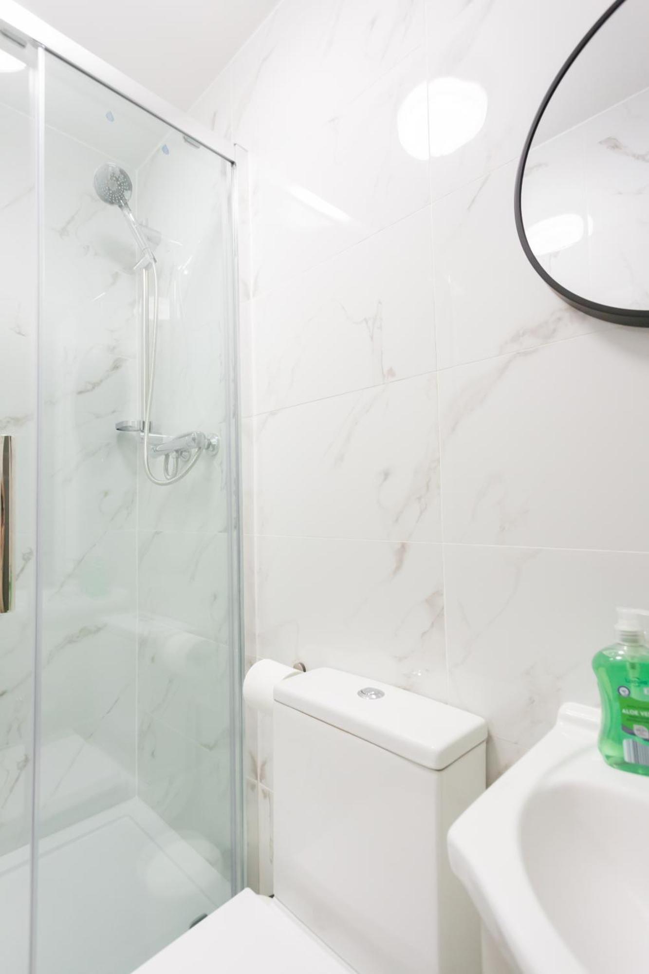 Studio9 - Next To Emirates Stadium - Budget With Shared Bathroom Pensiune Londra